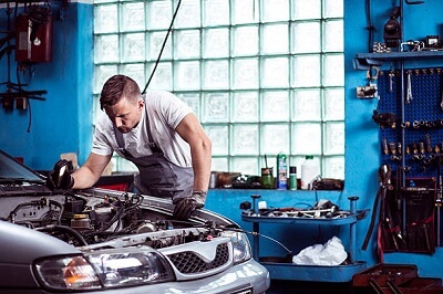 Car mechanic - learn trade in 6 months or less