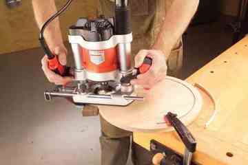 Plunge router