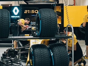 auto mechanic working in the shop