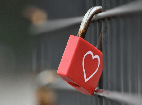 lock with heart print
